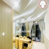 Nhà 3 tầng Tân Bình, hẻm Lạc Long Quân, 18m2, 2PN, 3WC, sổ hồng, giá 2.8 tỷ - Cơ hội an cư lý tưởng